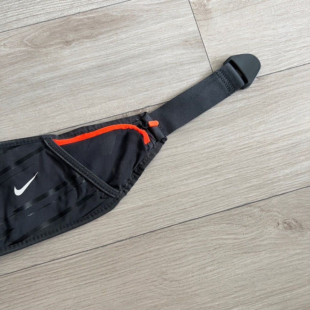 Nike Run Belt - Picture 2 of 3